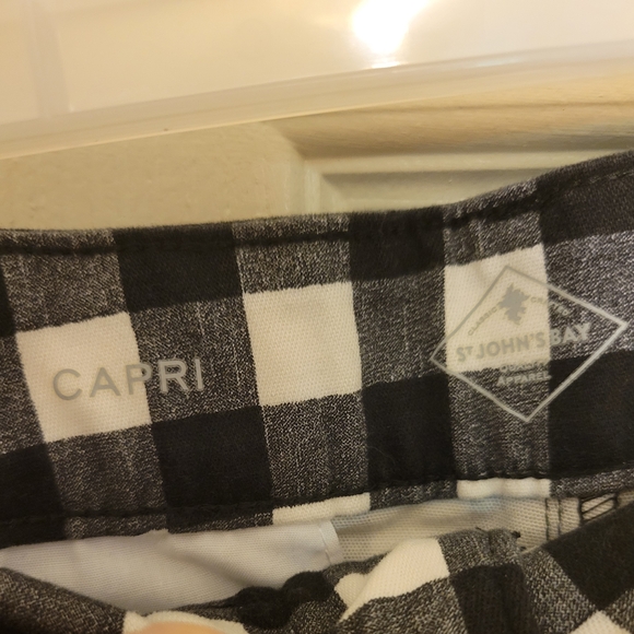 St. John's Bay Black and White Plaid Capri Pants - Picture 3 of 4